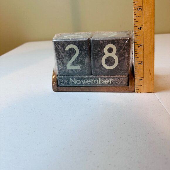 Perpetual Calendar With Month Date Display Block Numbers - Picture 3 of 9